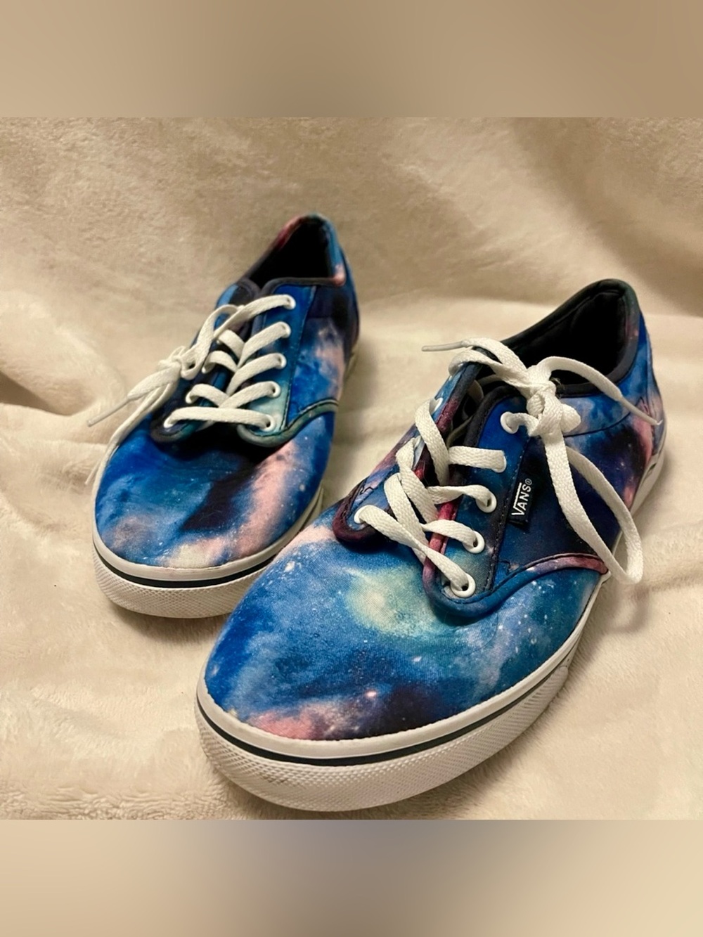SpaceCore 2010s Nostalgia Vans Women Size 7.5 Low Top Printed Canvas Sneaker